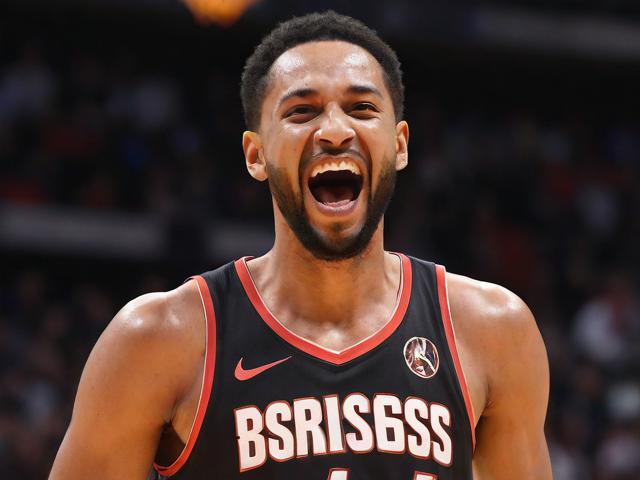 “九游app_ NBA最奇葩的玩笑时刻，球员爆笑全场”，爆笑nba游戏