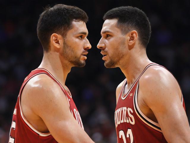 “九游app_ 历史经典：那些经典球员的巅峰对决”，nba历史经典球队